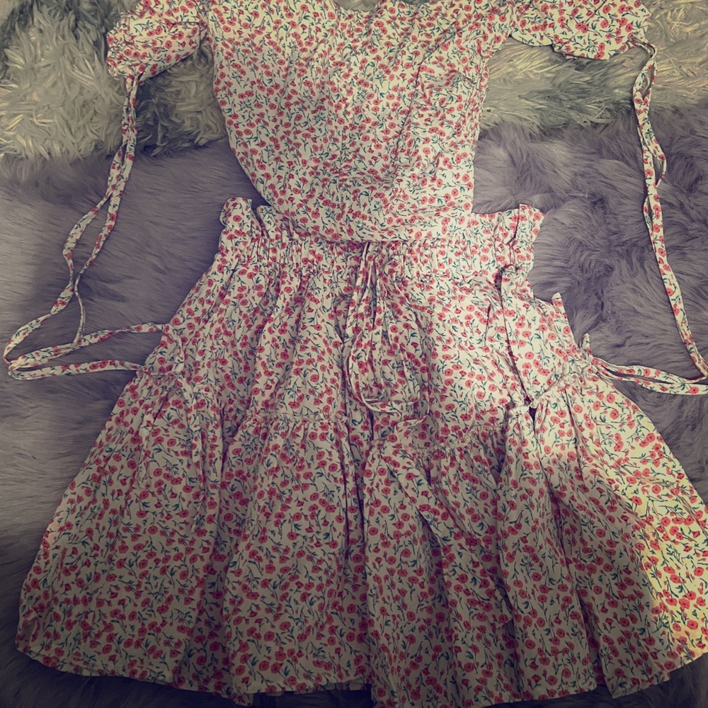Floral crop top and skirt matching set